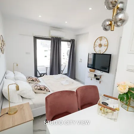 Lazuli & Seaview لارنكا