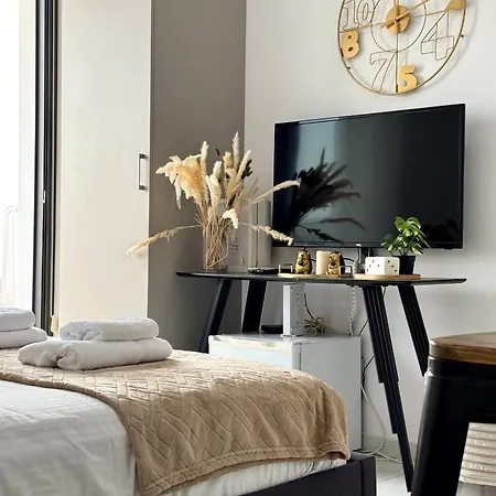 Lazuli & Seaview Apartment Larnaca