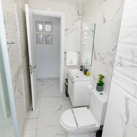 Apartament Lazuli & Seaview Larnaca