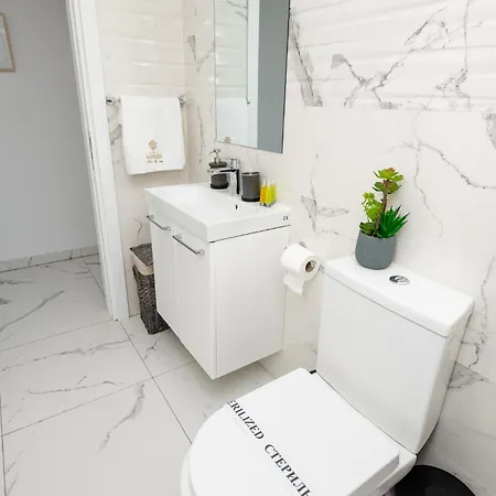 Lazuli & Seaview * Larnaca