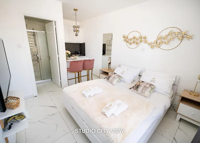 Lazuli & Seaview ラルナカ