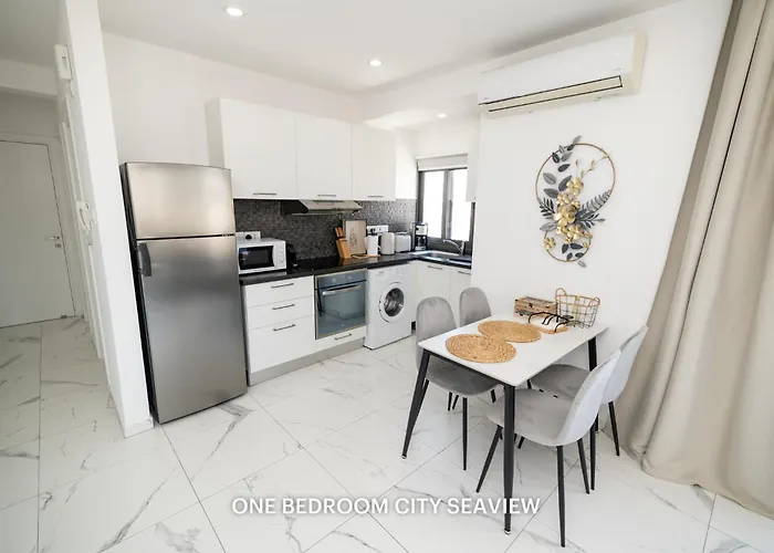 Lazuli & Seaview Apartmán *