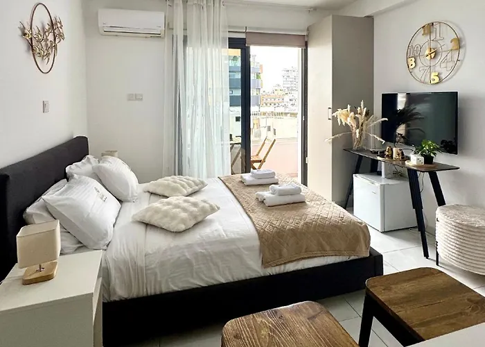 Lazuli & Seaview * ラルナカ